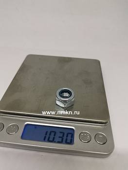 Гайка М12*1,25 дин 985 с синим нейлоновым кольцом (цинк) Гайка М12*1,25 дин 985 с синим нейлоновым кольцом (цинк)